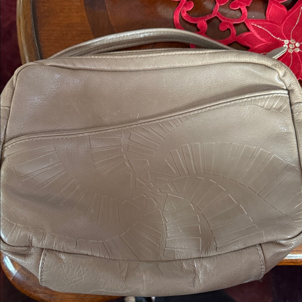 Elegant Tan Leather Women's Bag
